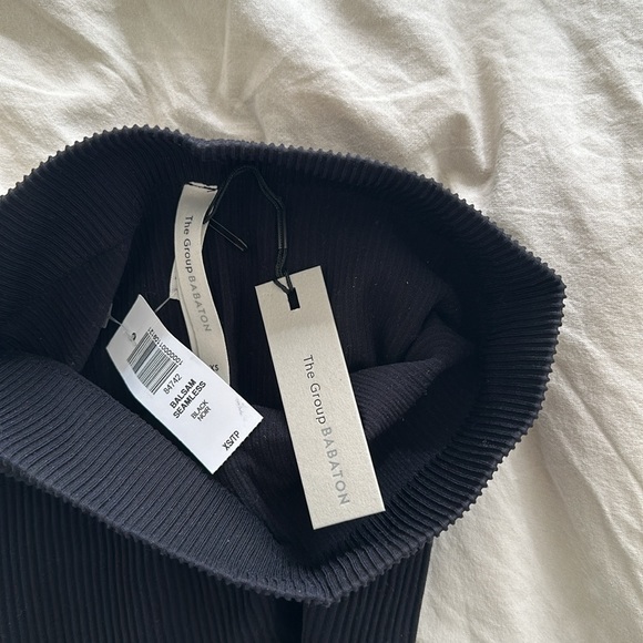 NWT The Group by Babaton Women's Balsam Seamless Rib Legging Black (XS) - Picture 4 of 4